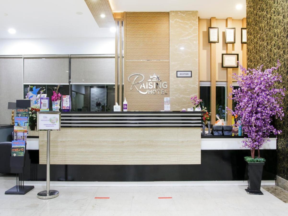 Vaccinated Staff - Capital O 454 Raising Hotel Макасар Экстерьер фото