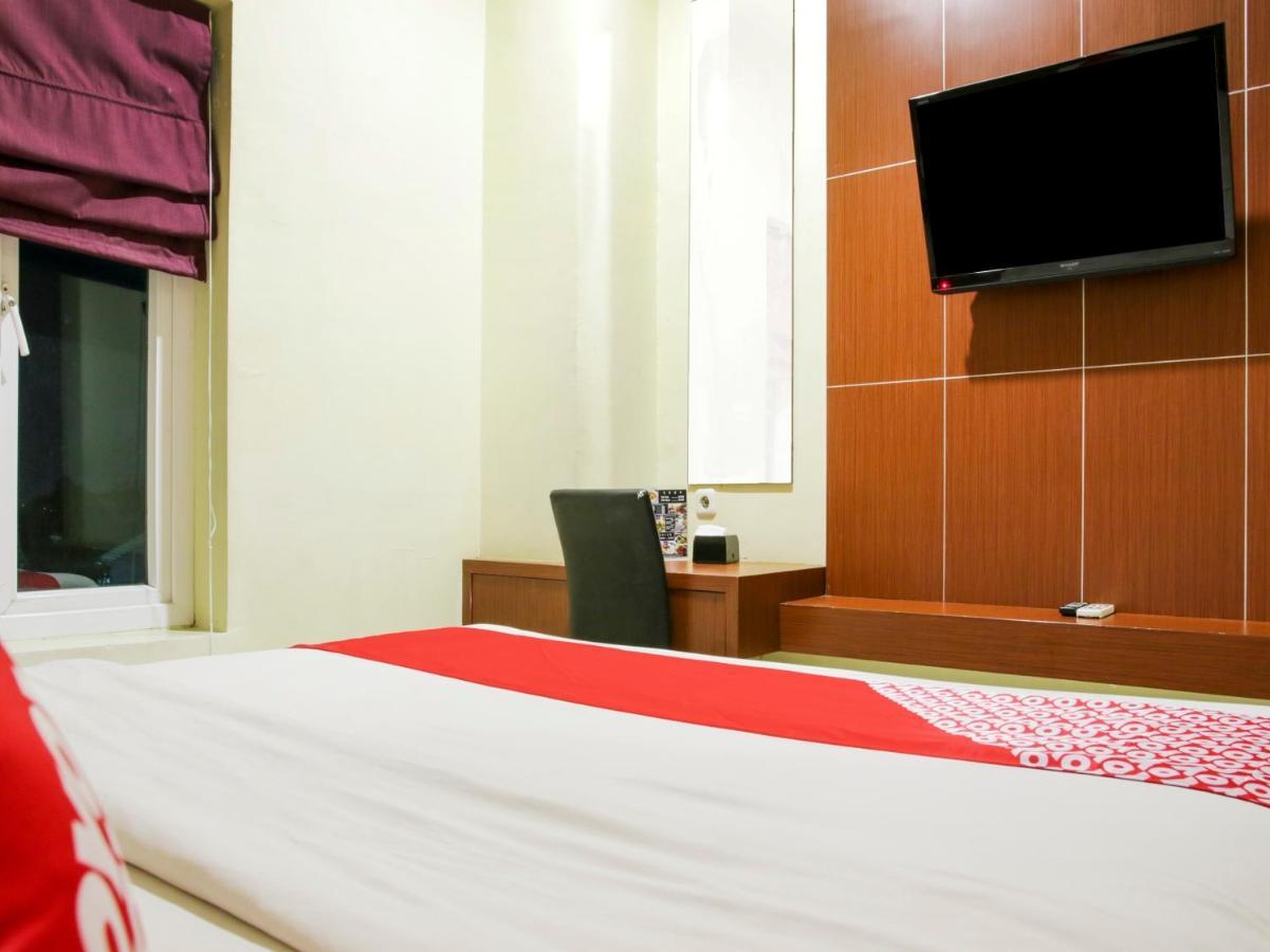 Vaccinated Staff - Capital O 454 Raising Hotel Макасар Экстерьер фото